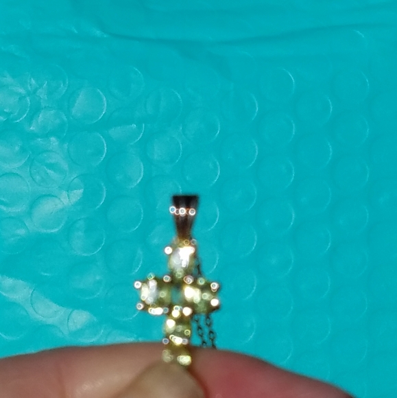 Natural Peridot cross Sterling silver with… - Picture 3 of 8